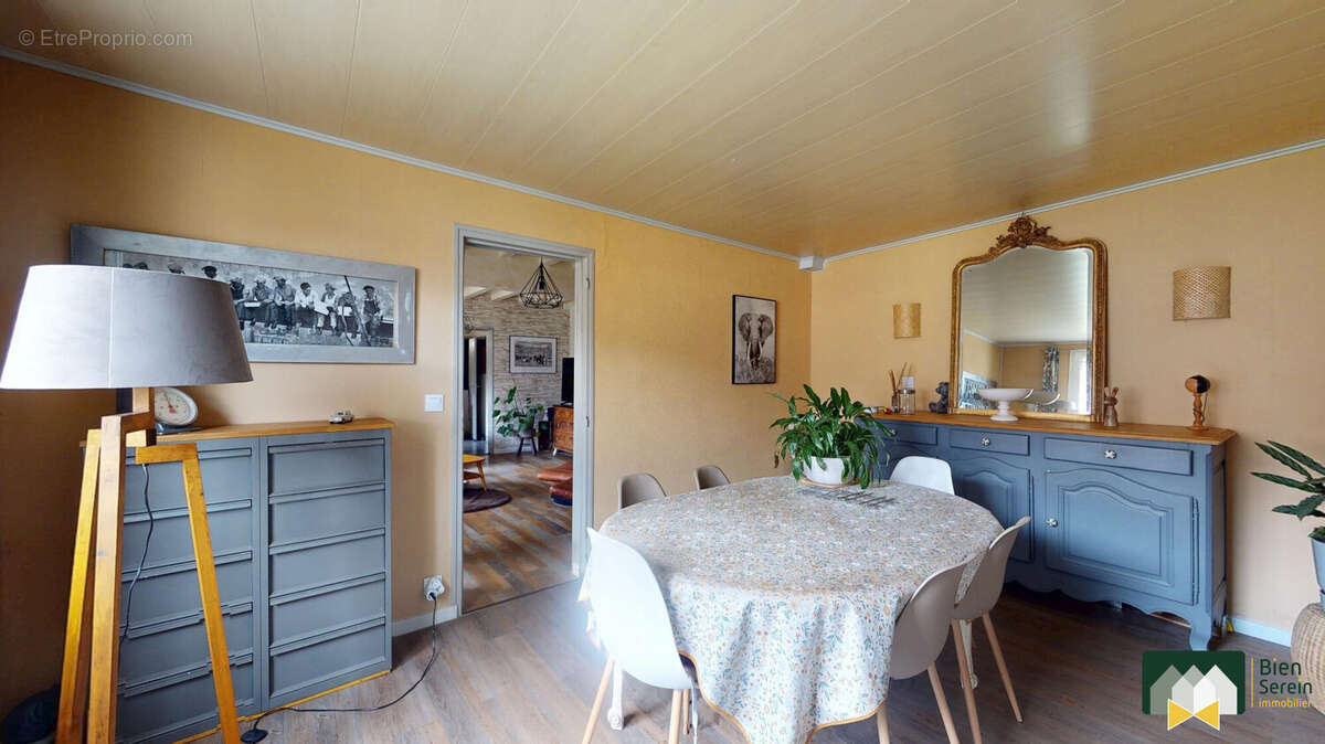 Salle à manger - Maison à COLTAINVILLE