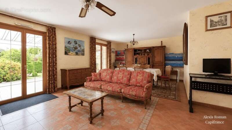 Plain-pied 148 m², DPE A sur 3 700 m² de terrain – Géothermie, double garage et jardin clos - photo 3