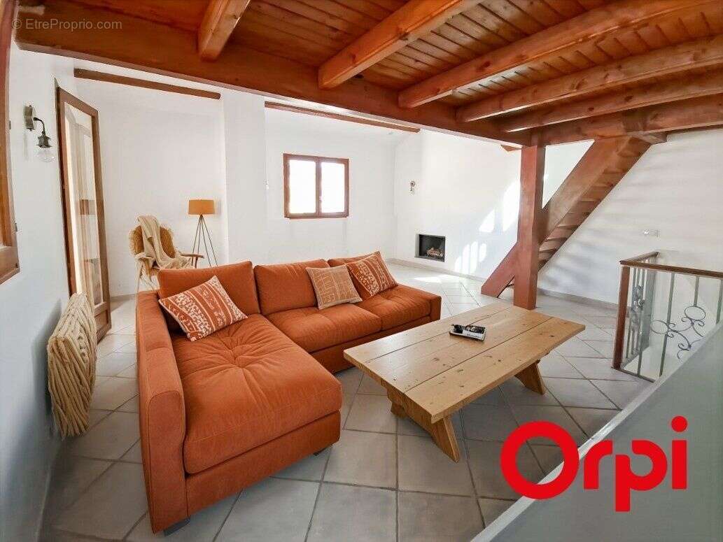 Maison à MEYRARGUES