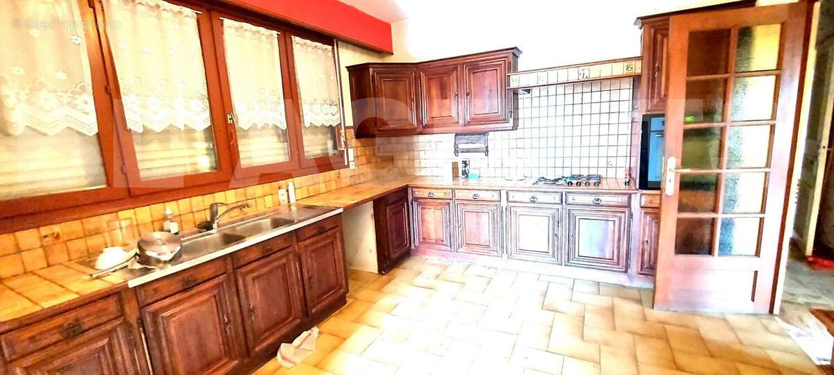 cuisine - Maison à CHARLEVILLE-MEZIERES