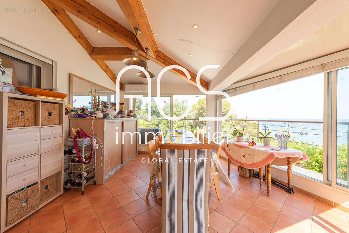 Maison à LES ISSAMBRES