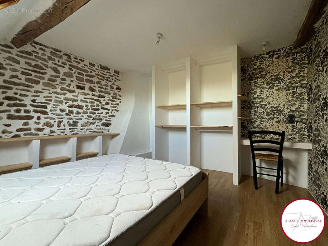 Maison à BESSAIS-LE-FROMENTAL