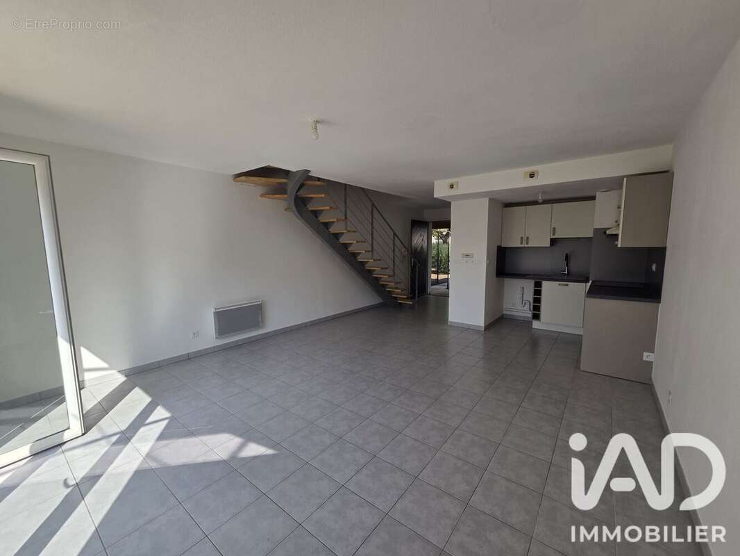 Appartement 78 m² à Saint-Martin-De-Crau  - photo 7