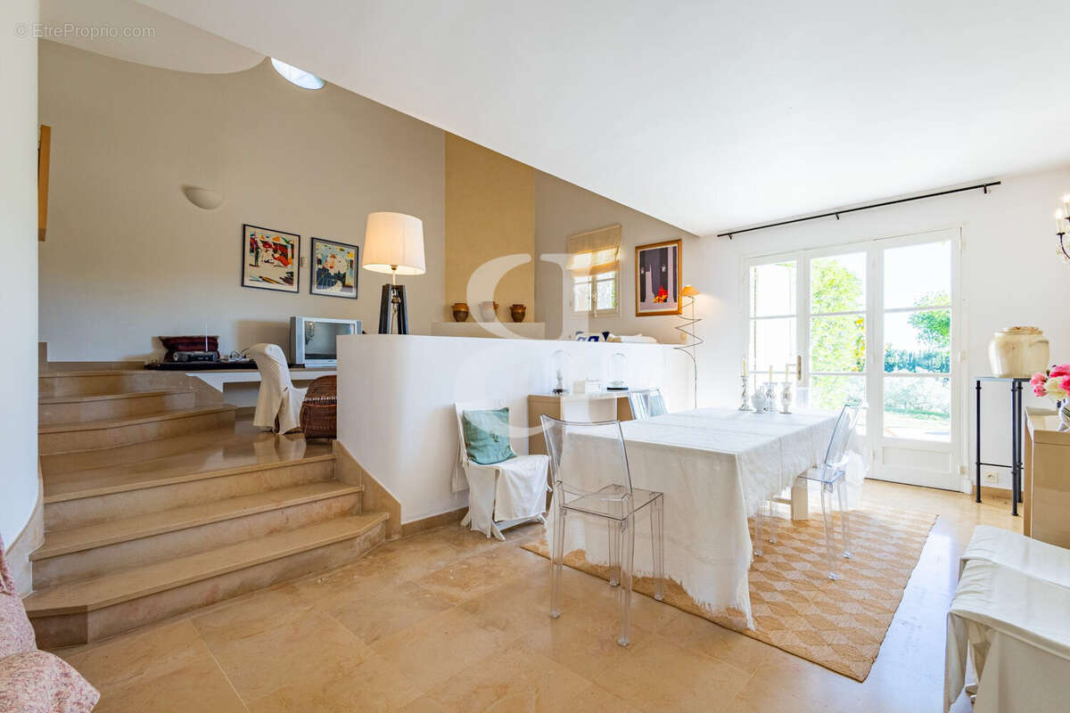 Maison à VAISON-LA-ROMAINE