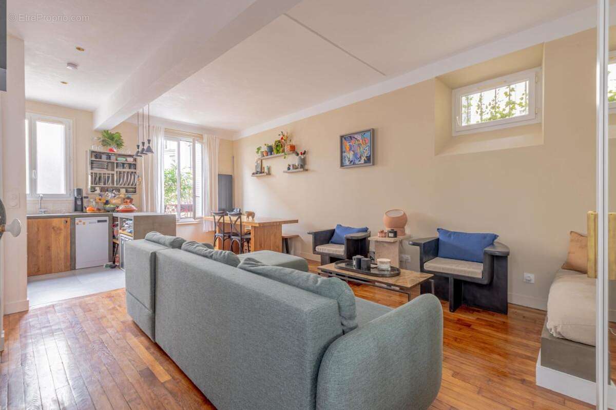 Appartement à PARIS-11E