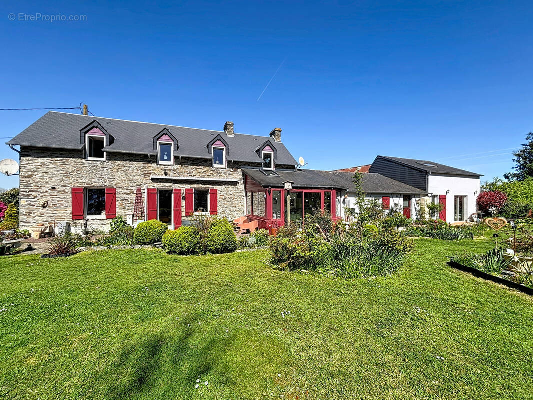 Maison à SALLEN