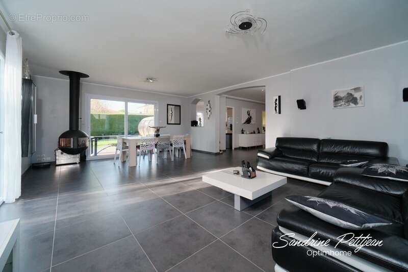 Maison à SAINTE-OLIVE