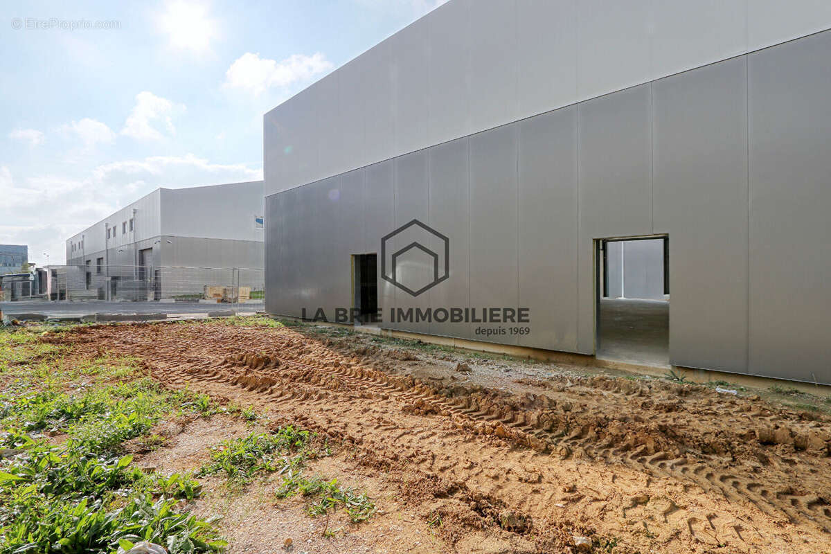 Commerce à BRIE-COMTE-ROBERT