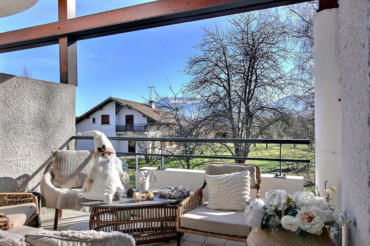 Appartement à POISY