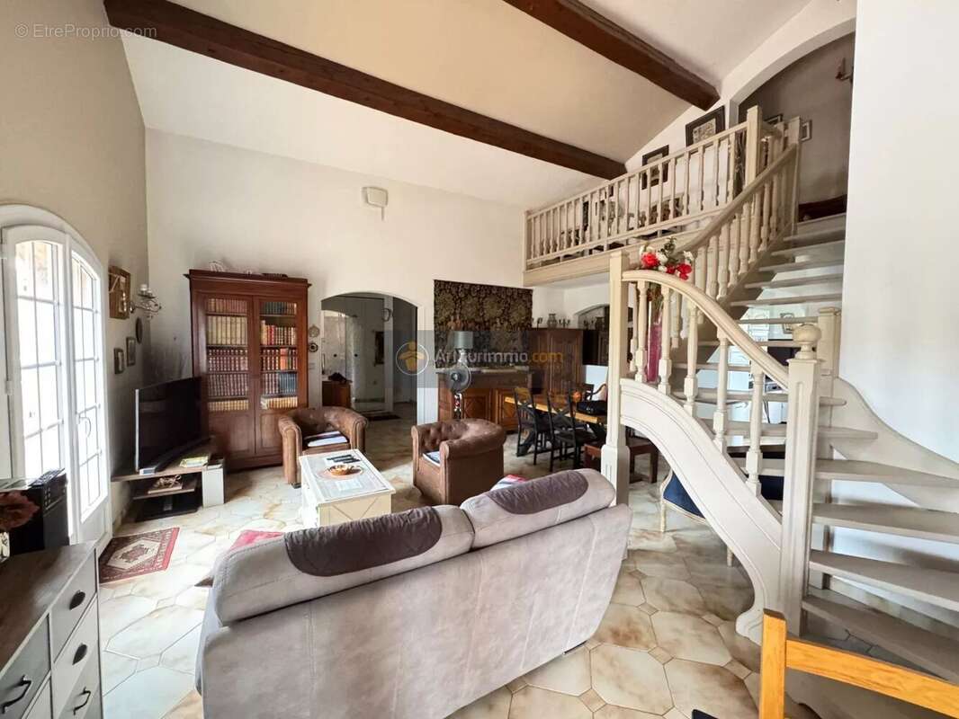 Maison à ROQUEBRUNE-SUR-ARGENS