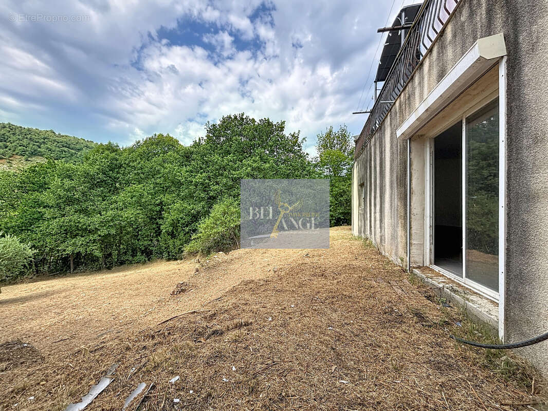 Entre château et nature : une maison de caractère au cœur de l'Ardèche - photo 25