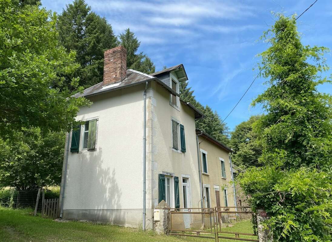 Maison à SUSSAC