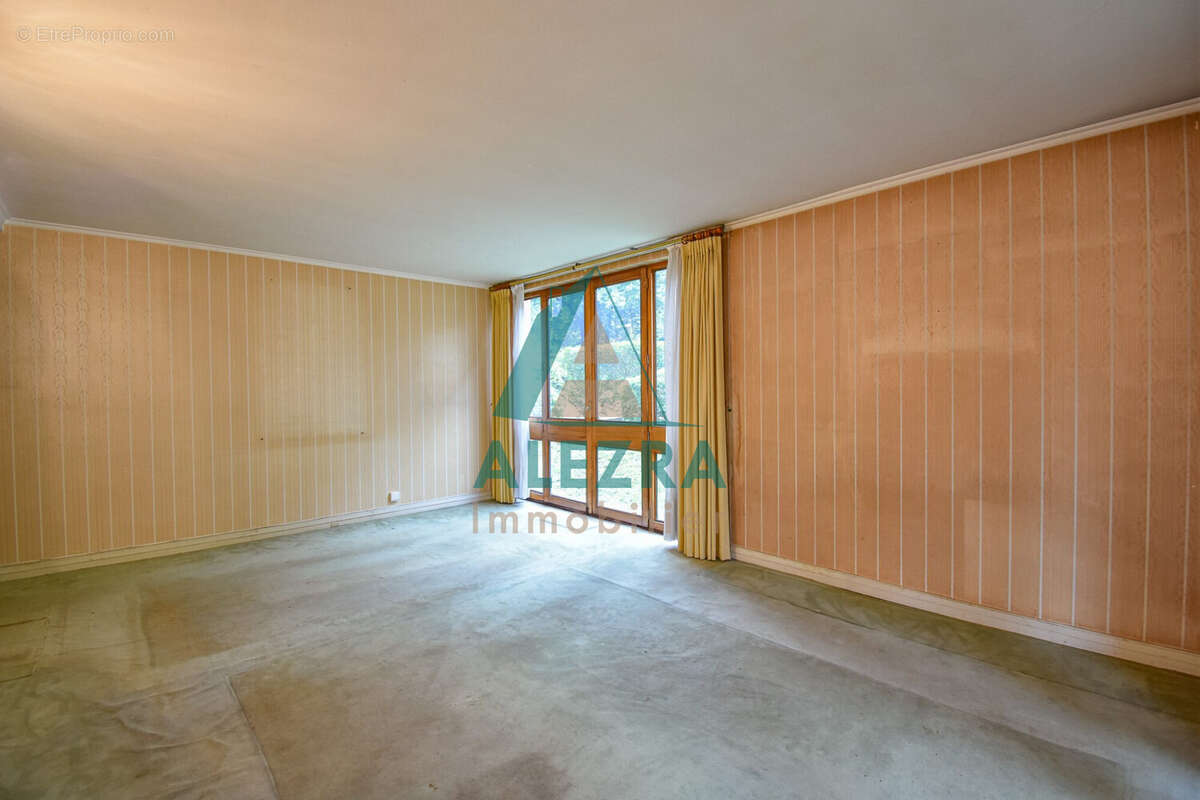 Appartement à LA CELLE-SAINT-CLOUD