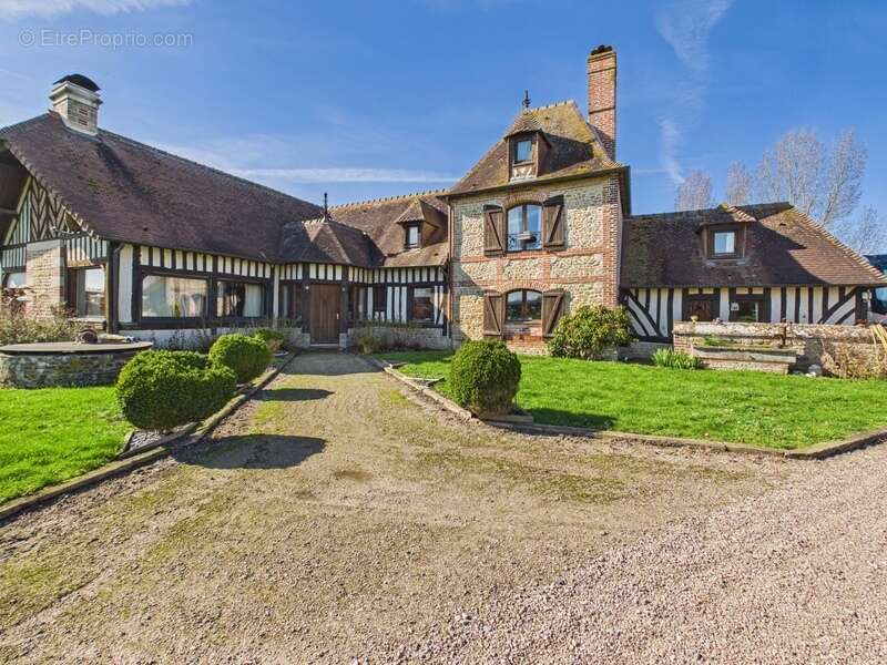 Grande maison de caractère et ses trois maisons d'amis - photo 7