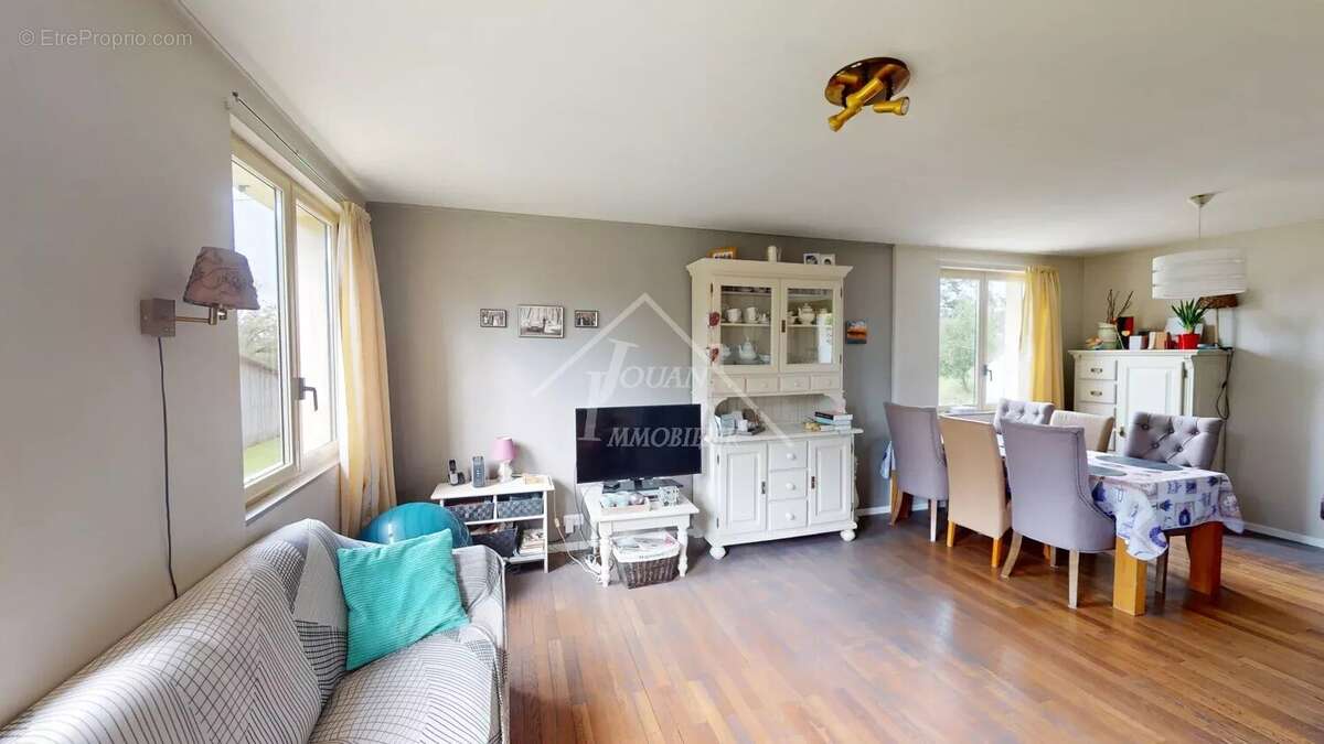 Maison à SAINT-BONNET-TRONCAIS