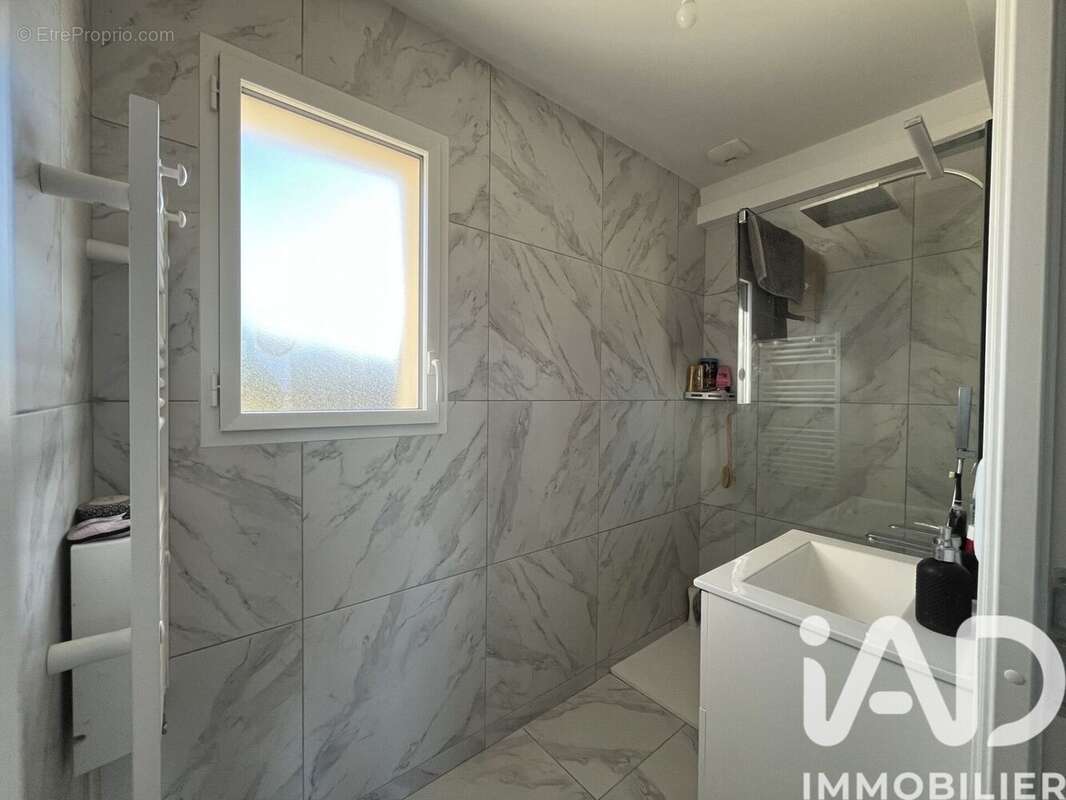 Photo 9 - Maison à VENDEUVRE-DU-POITOU