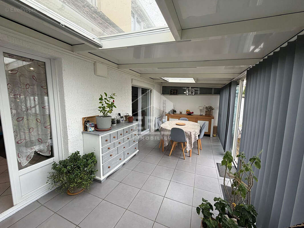 Maison à SAINT-CLAIR-DE-LA-TOUR