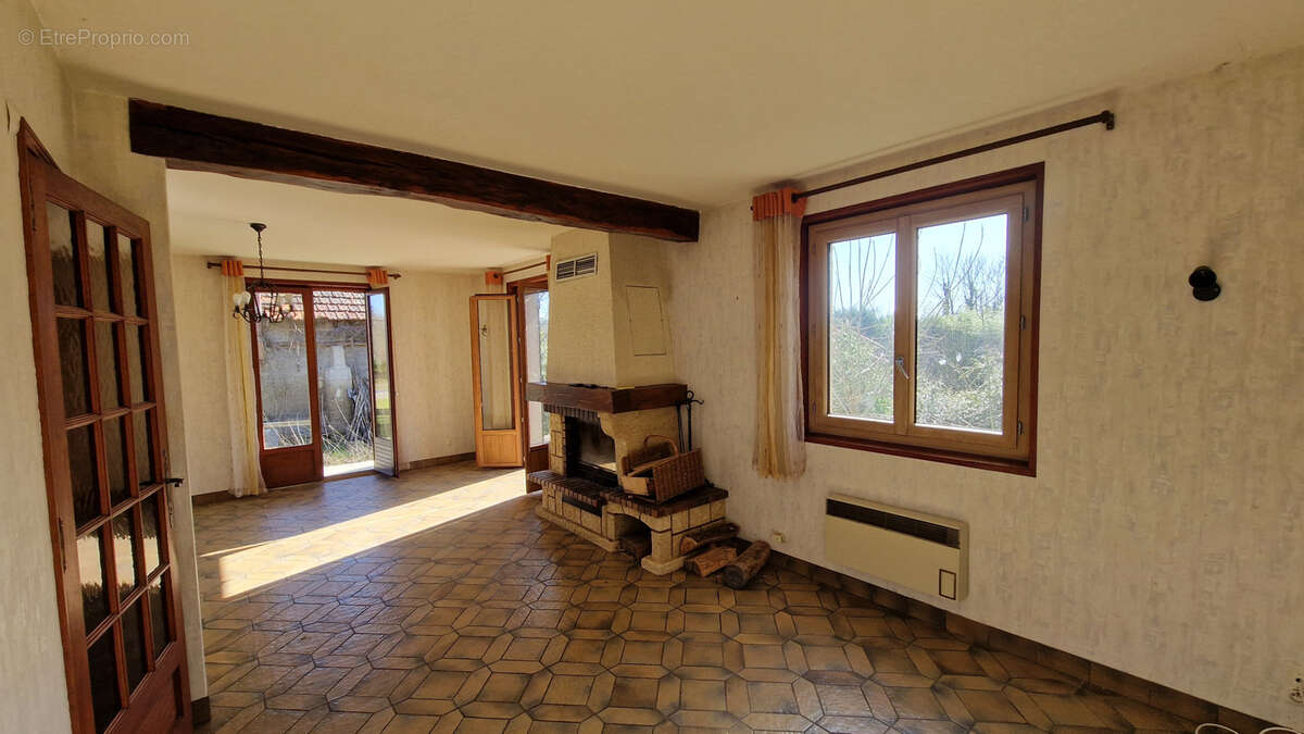 Maison à PUY-GUILLAUME
