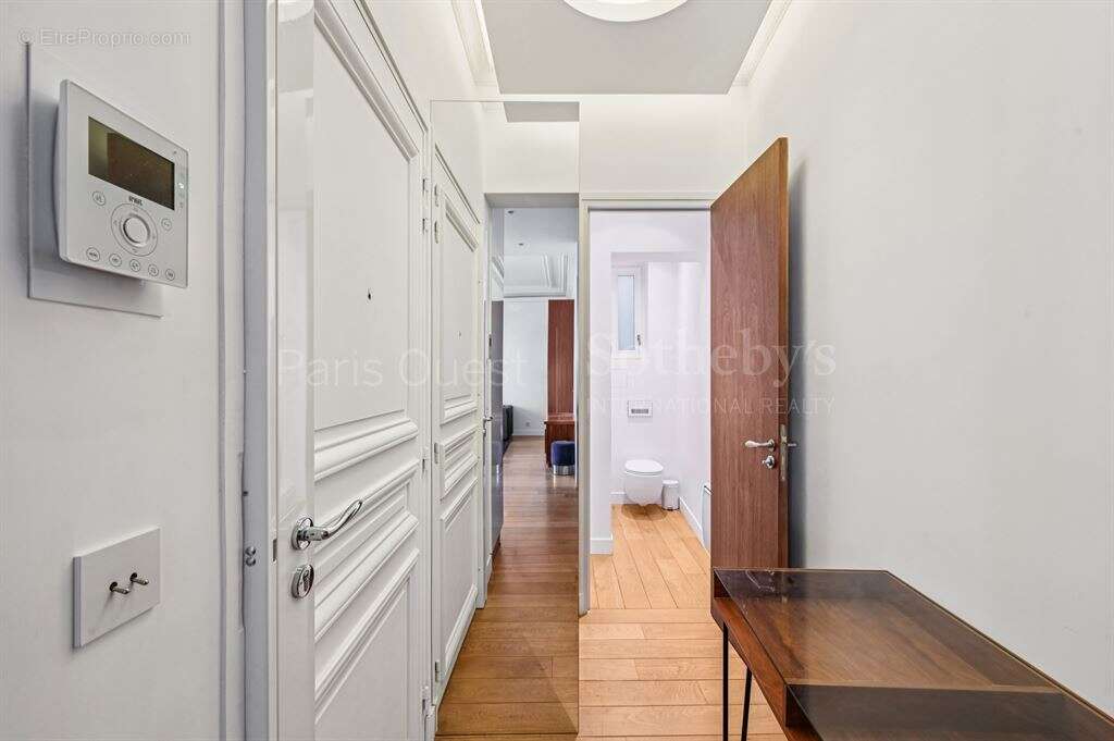 Appartement à PARIS-8E