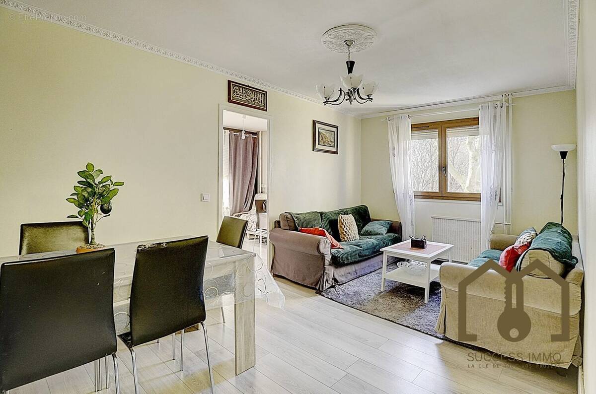 Appartement à VAULX-EN-VELIN