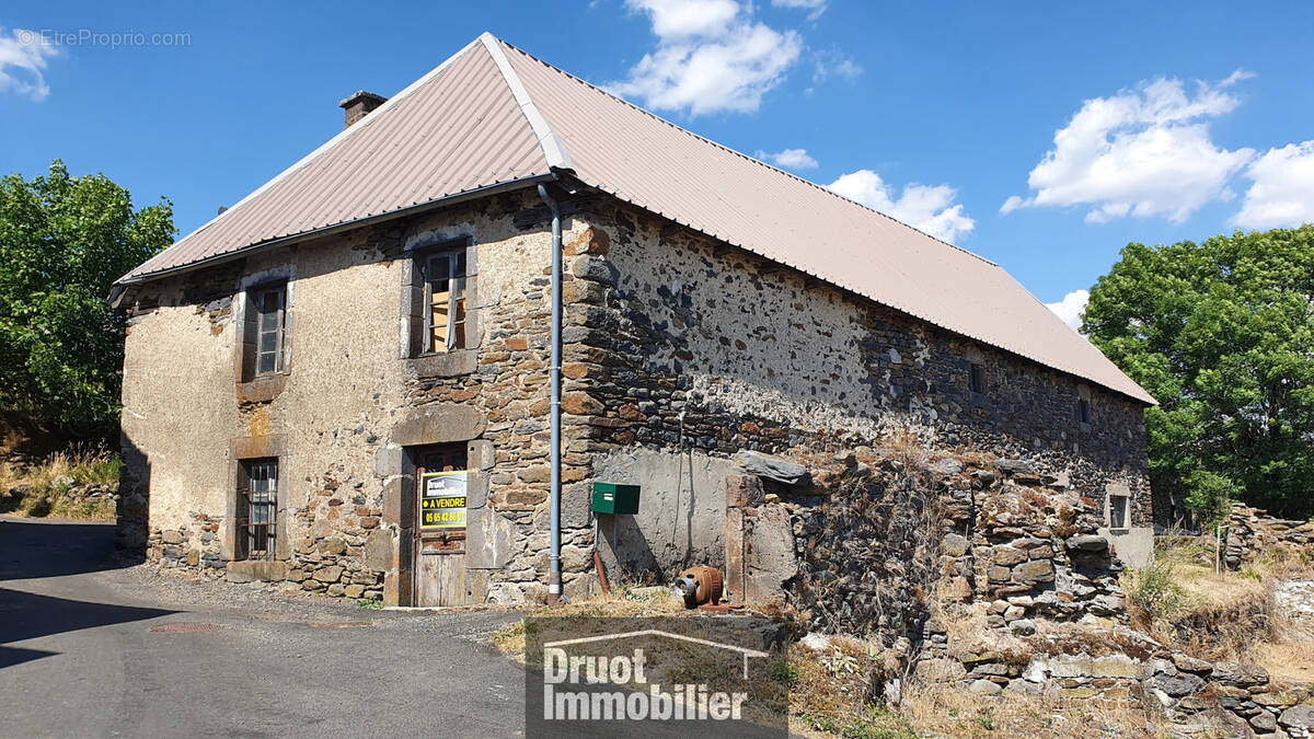 Maison à PRADES-D&#039;AUBRAC