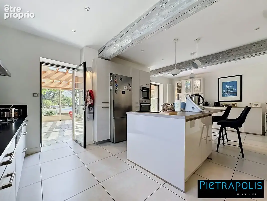 Maison 280 m² à Soucieu-En-Jarrest  - photo 8