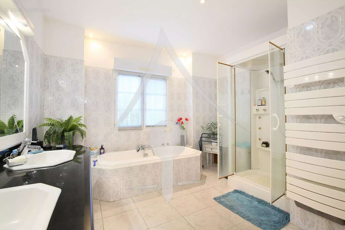 Maison à LAVERNOSE-LACASSE