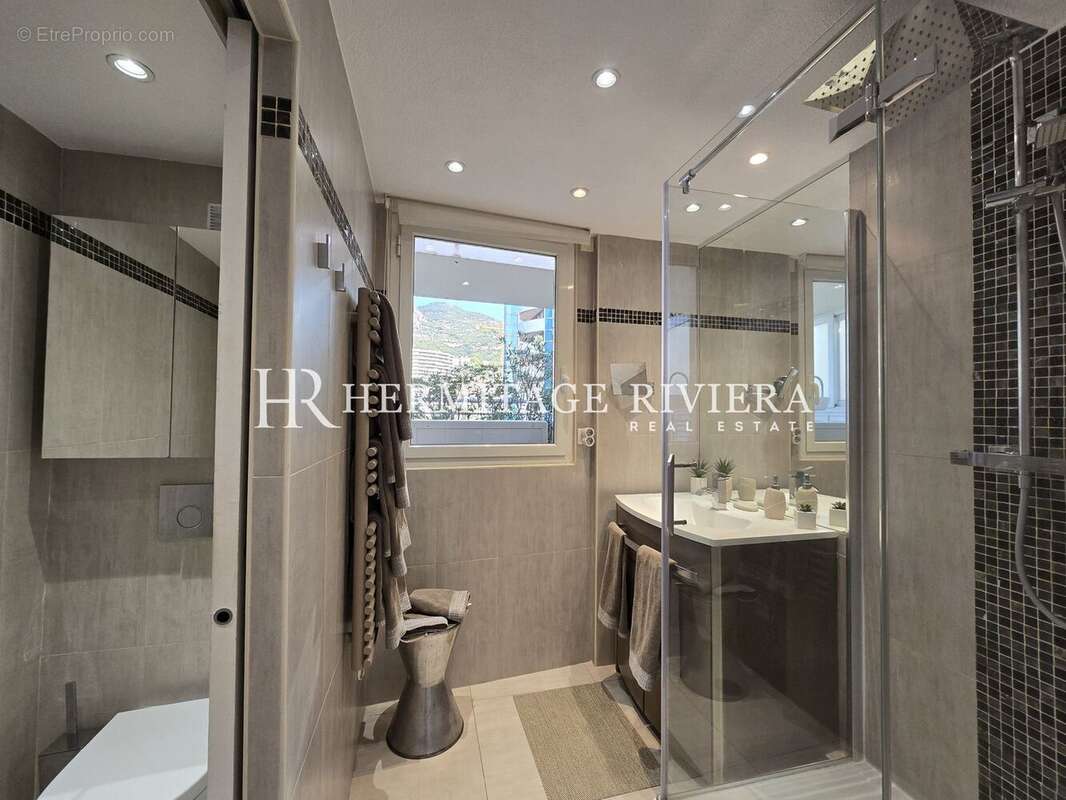 Salle de bains - Appartement à BEAUSOLEIL