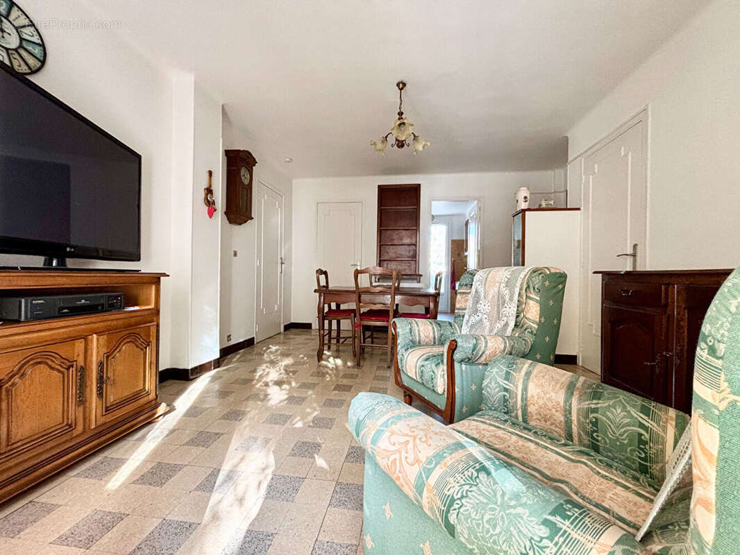 Appartement à MARSEILLE-5E