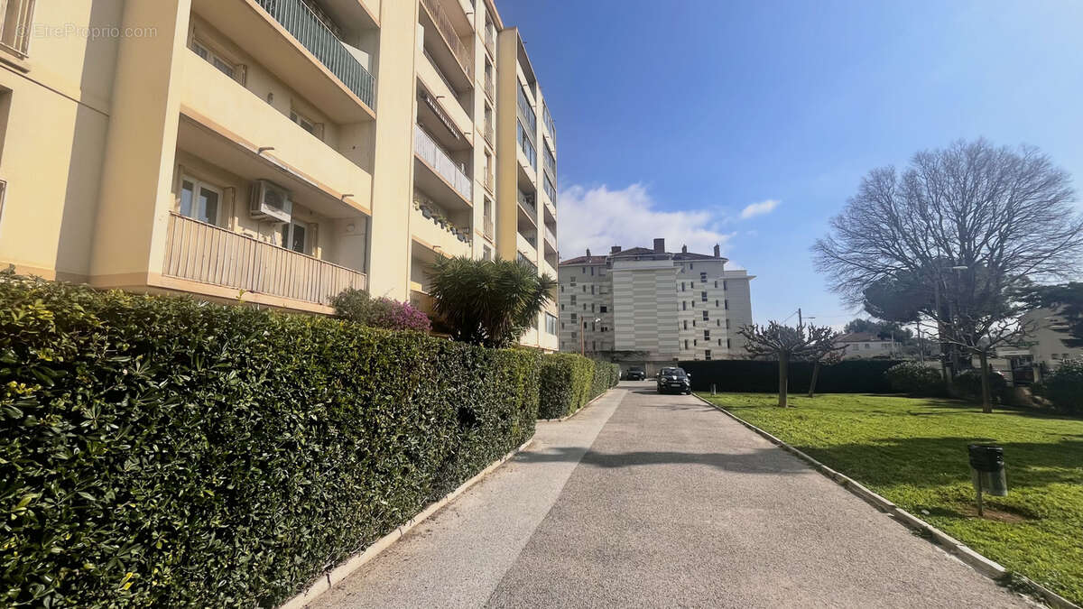 Parking à TOULON