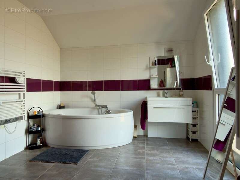 ALLONNES, Maison de 137m² 4 chambres avec vie de plain-pied sur terrain arboré de 1110m² - photo 11