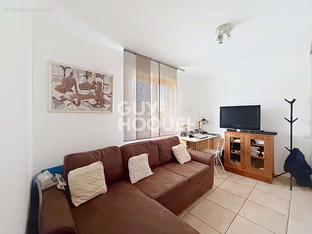 Maison récente de plain pied, avec piscine, 4 pièces de standing à vendre à Cabestany (66330) - photo 8