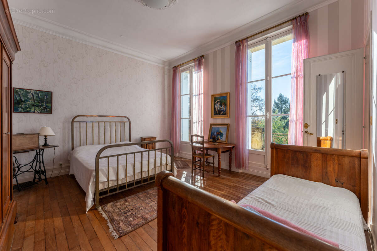 Maison à LESTIAC-SUR-GARONNE