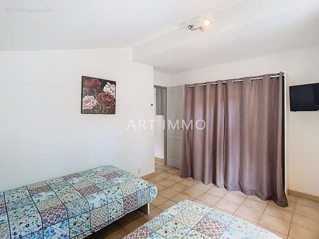 Maison à L&#039;ISLE-SUR-LA-SORGUE