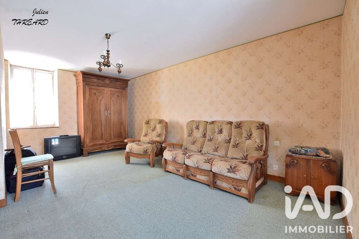 Maison 110 m² à La Chapelle-Blanche-Saint-Martin  - photo 7