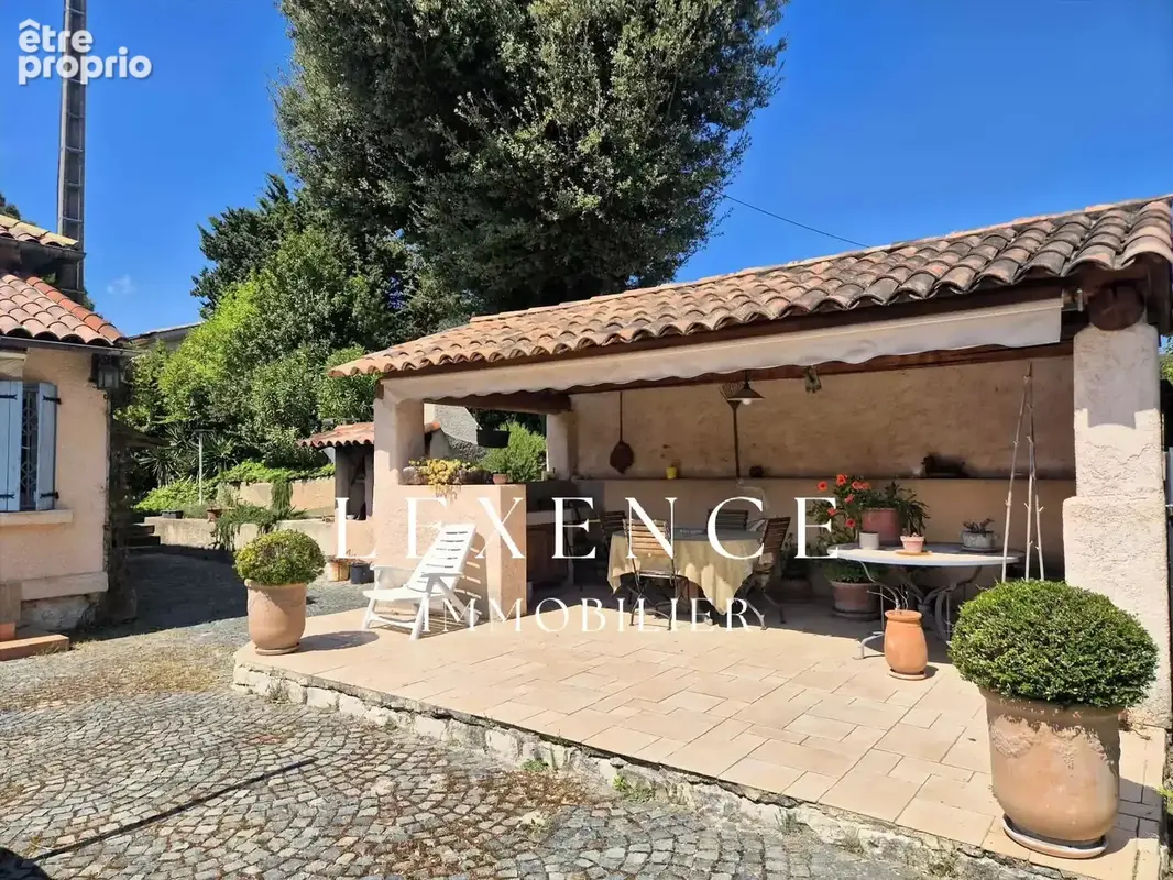 Maison à Célony de 129m² avec jardin, garage, cuisine d'été, serre, atelier - photo 7