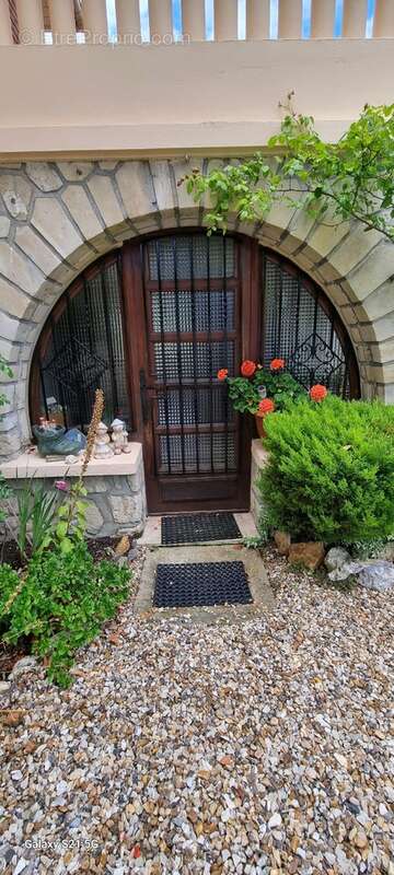 Maison à Bonnieres-Sur-Seine  - photo 2