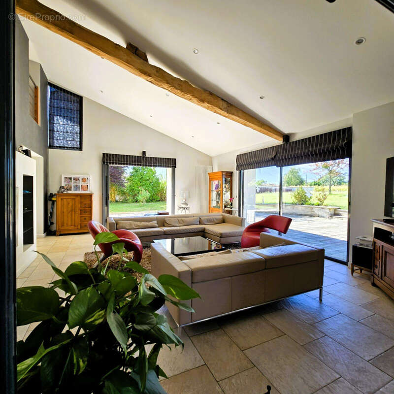 Maison à CHATILLON-SUR-CHALARONNE