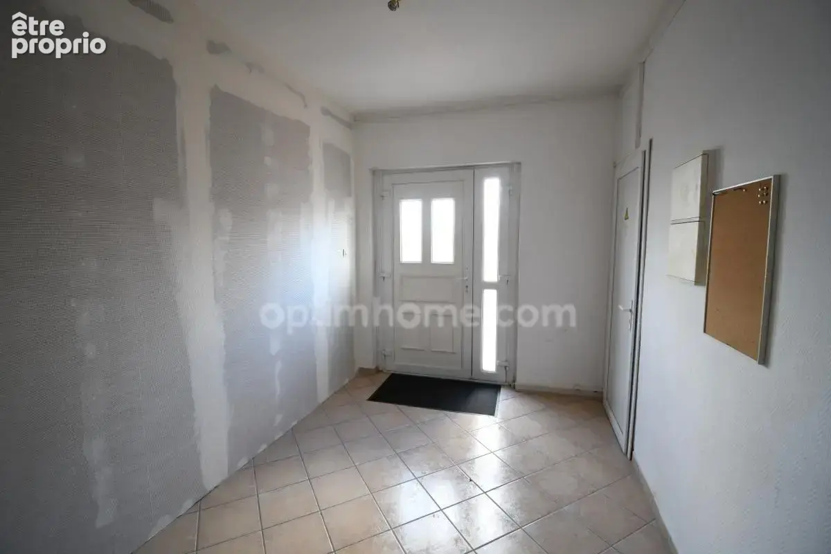 Immeuble complet - 3 appartements - places parking - photo 14