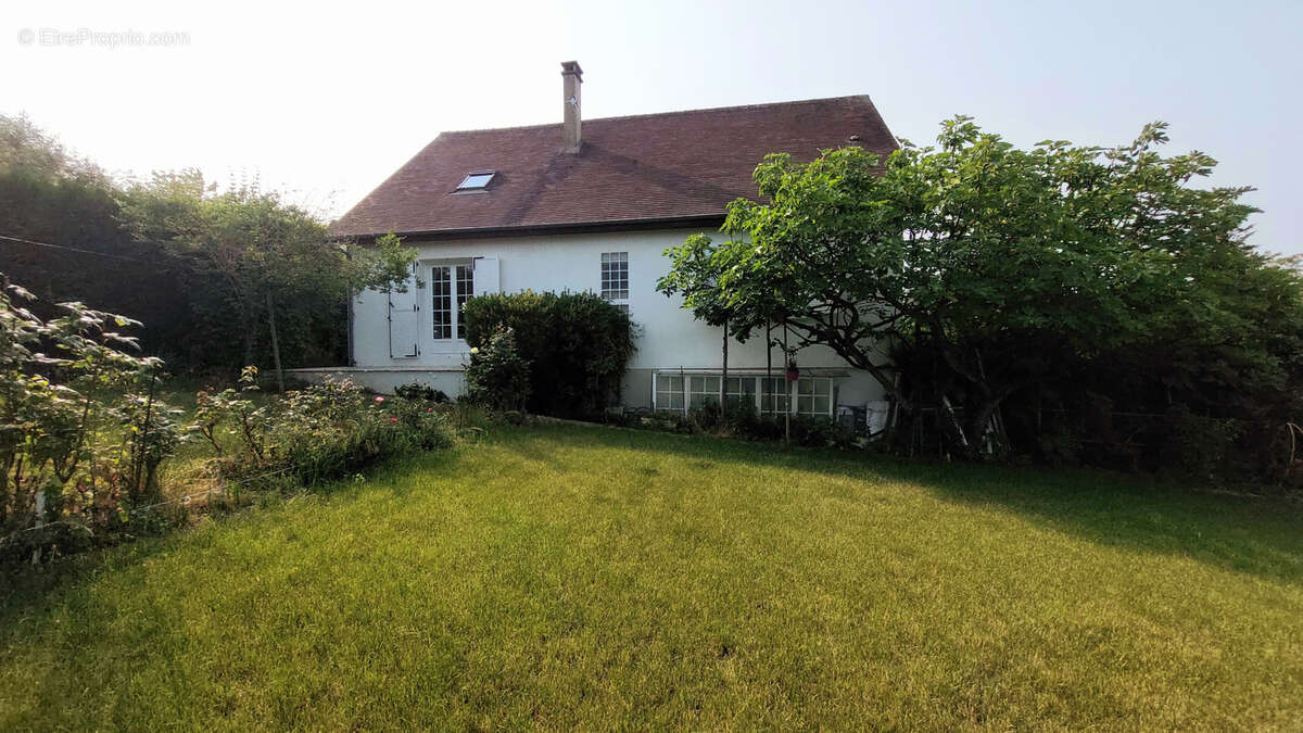 Maison à PONT-SUR-YONNE