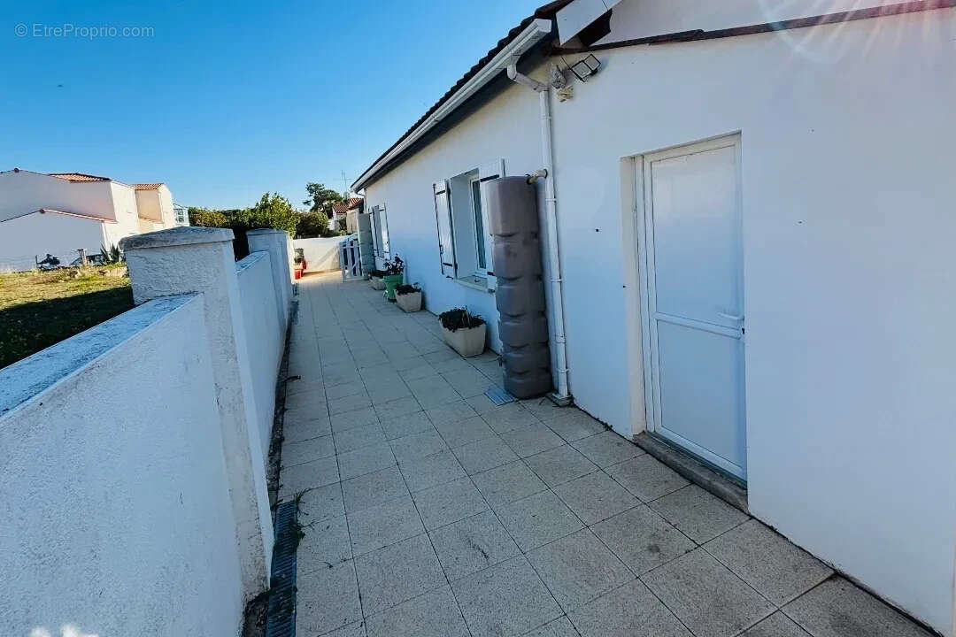 Maison à MARENNES