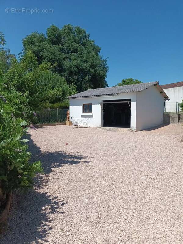 Maison 94 m² à Montceau-Les-Mines  - photo 3
