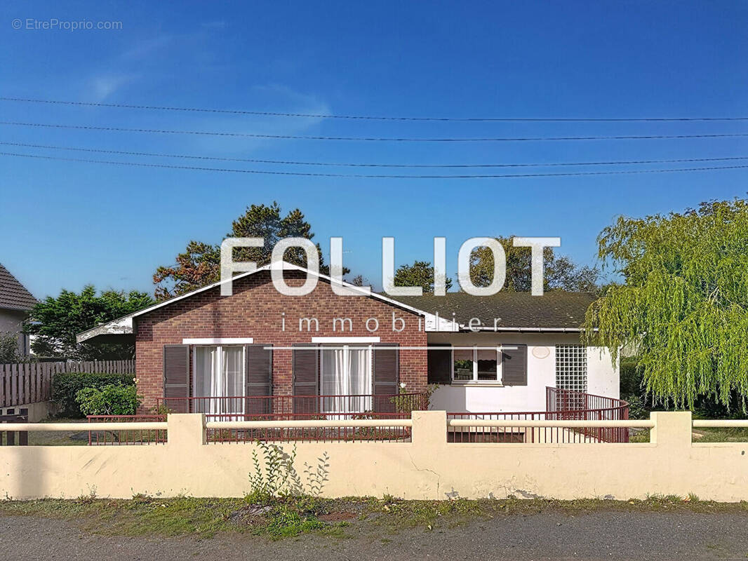 Maison à AGON-COUTAINVILLE