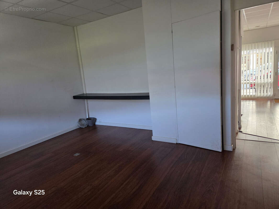 Commerce 96 m² à Hyeres  - photo 5