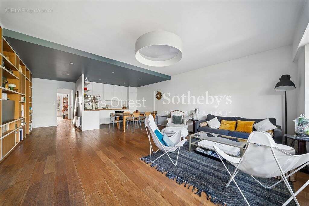 Appartement à NEUILLY-SUR-SEINE