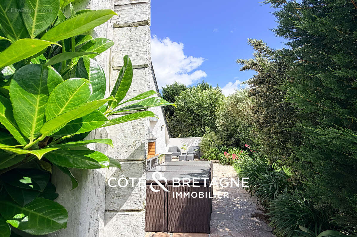 Plerin, saint laurent de la mer, maison familiale avec jardin paysager et garage  réf : 202620 - photo 16