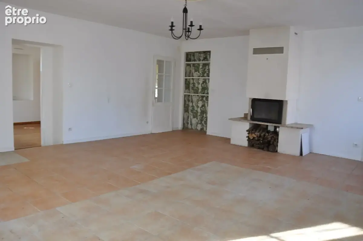 Belle maison en pierre, avec 4 chambres, grange, prévoir des travaux de rénovation - photo 6