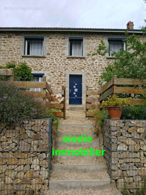 Maison 140 m² à Mercoeur  - photo 2