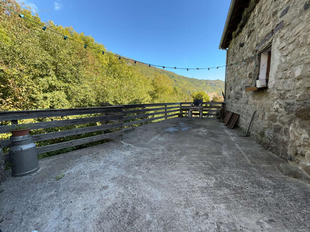 Maison à MONTPEZAT-SOUS-BAUZON