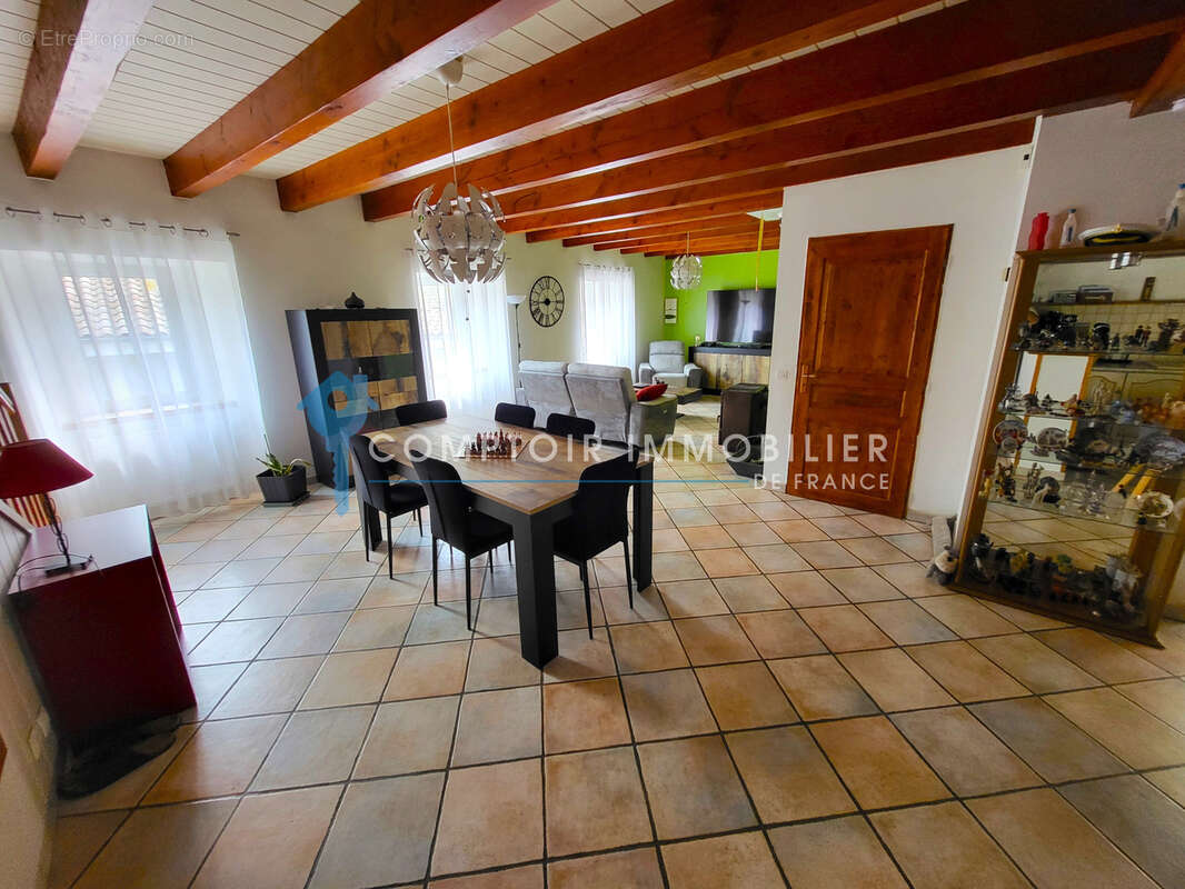 Ardèche (07) A vendre DORNAS - Superbe Maison de village rénovée sans travaux 109m2 habitable avec terrain - photo 6